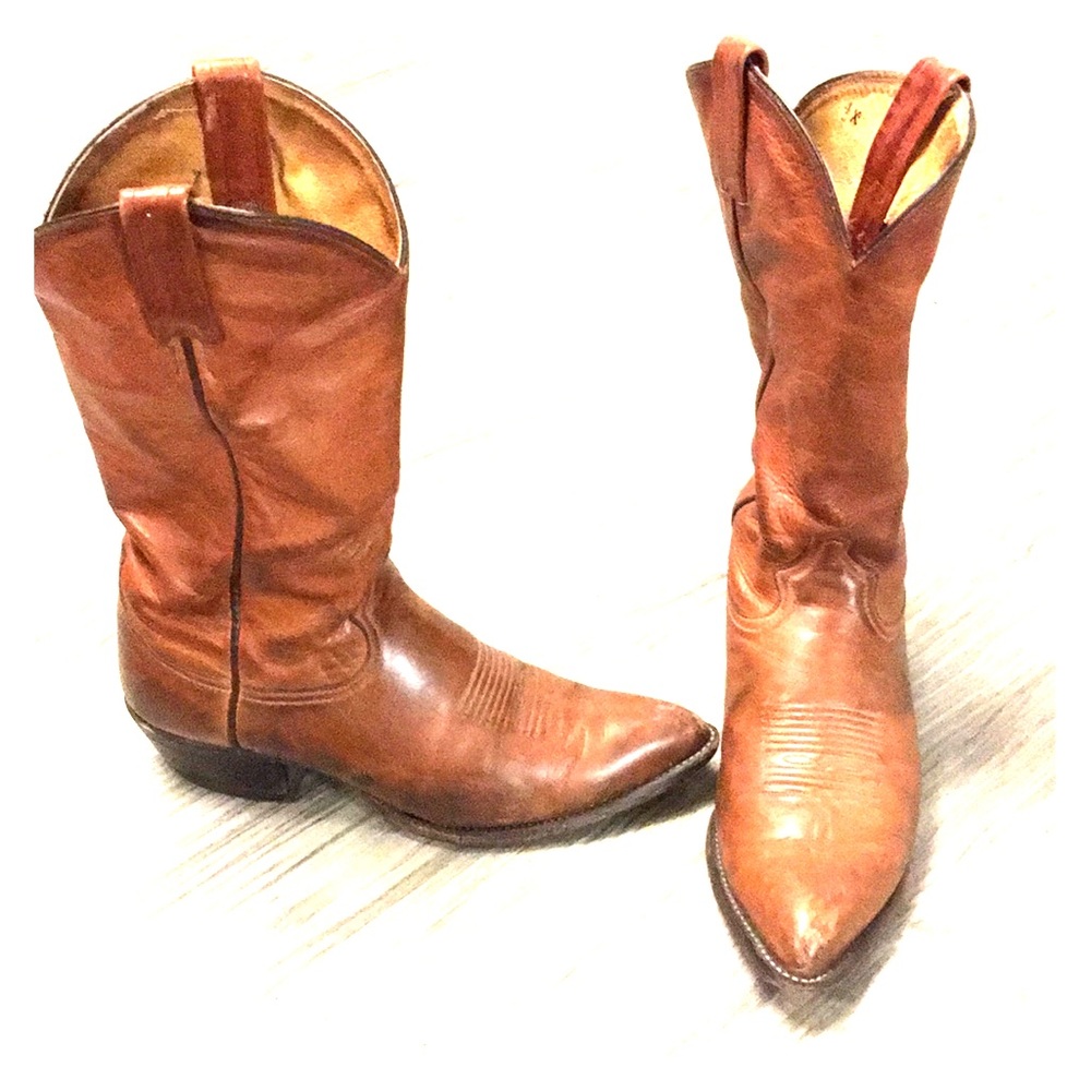 Tony Lama vintage cowboy boots. Style style 6152
